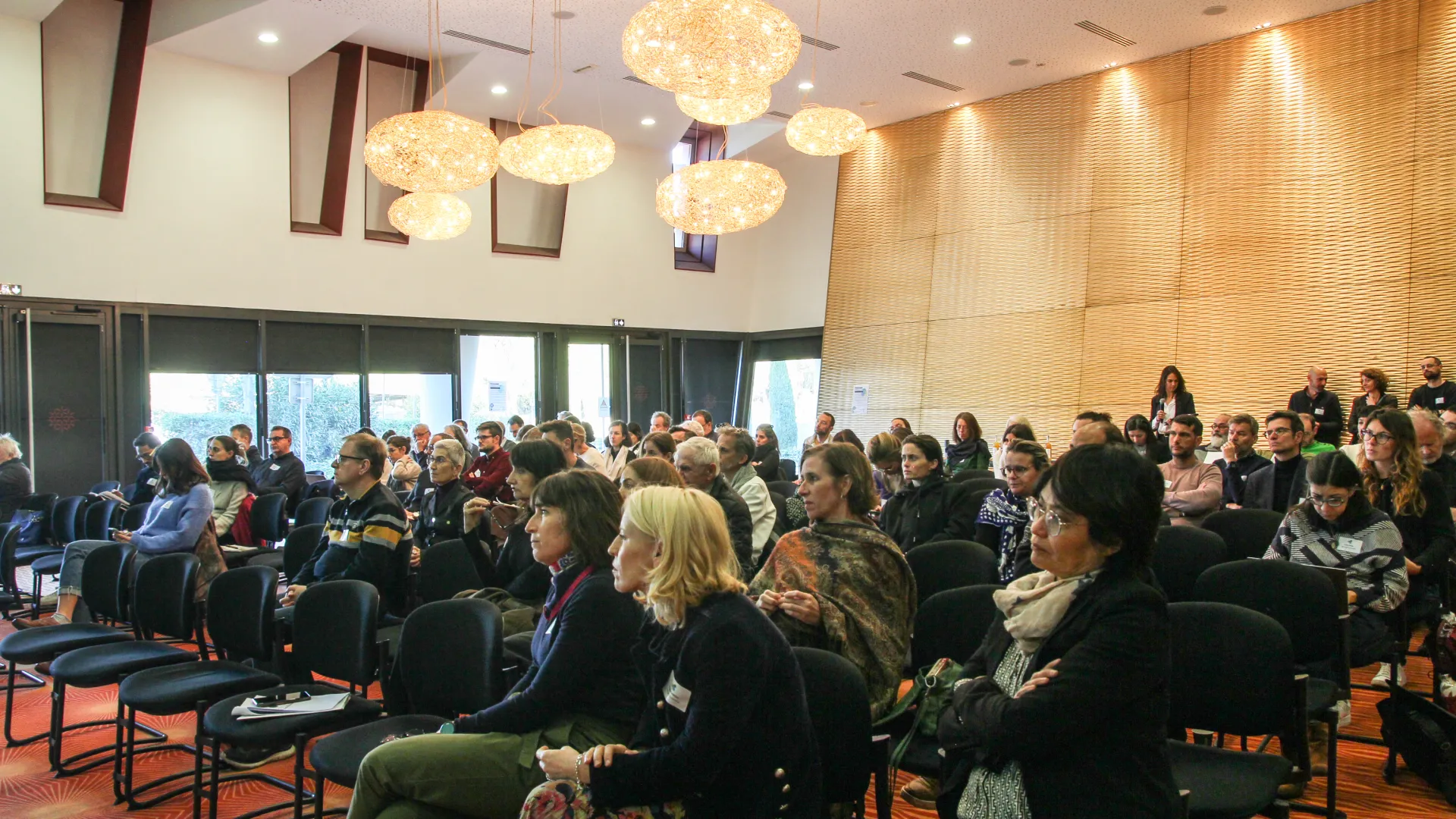 Photo conférence de lancement NEB