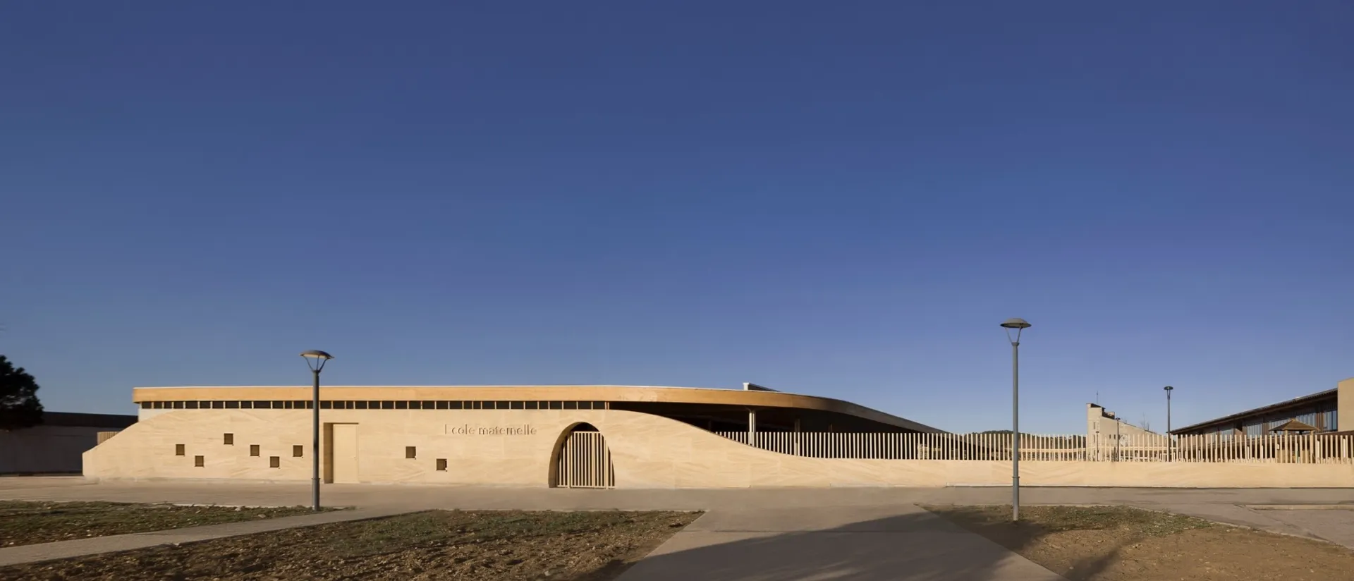 La façade principale en pierre naturelle