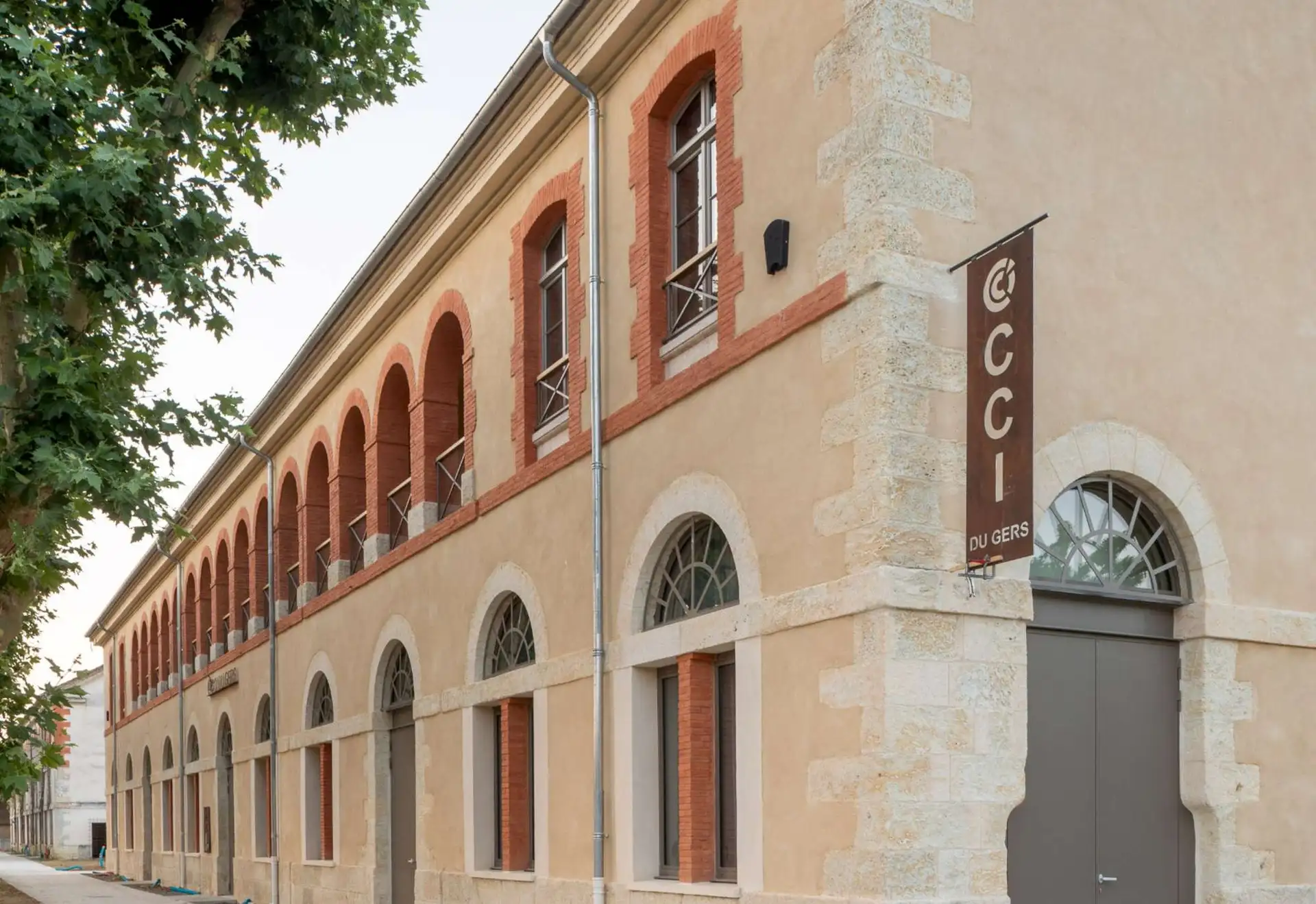 Le nouveau siège de la CCI du Gers après travaux (façade nord)
