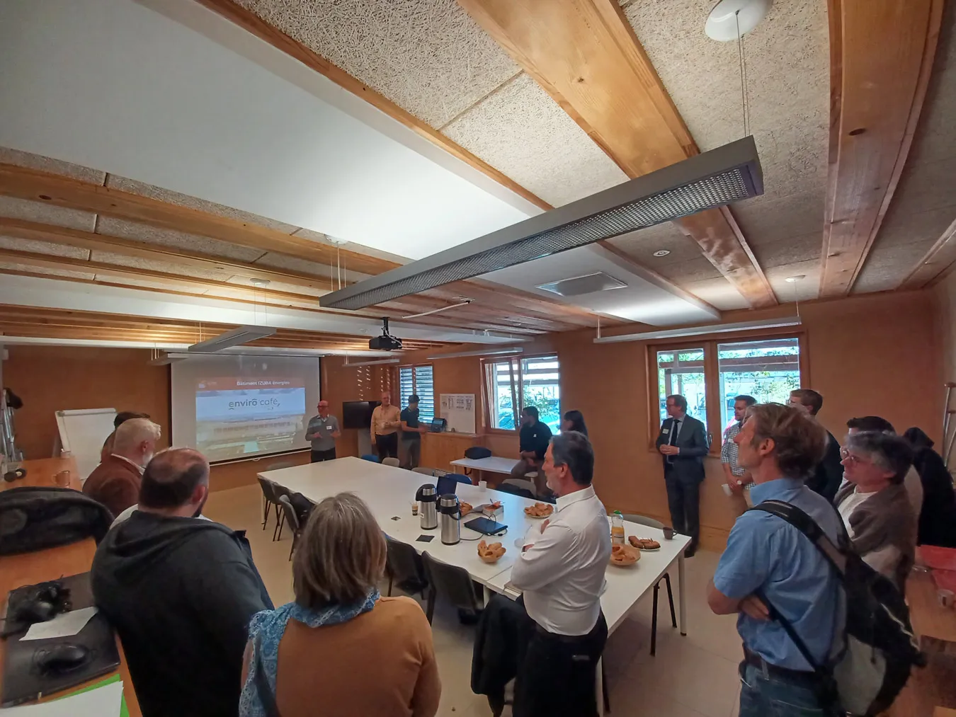 Retour sur : Enviro'café #8 | Visite du bâtiment d’IZUBA énergies