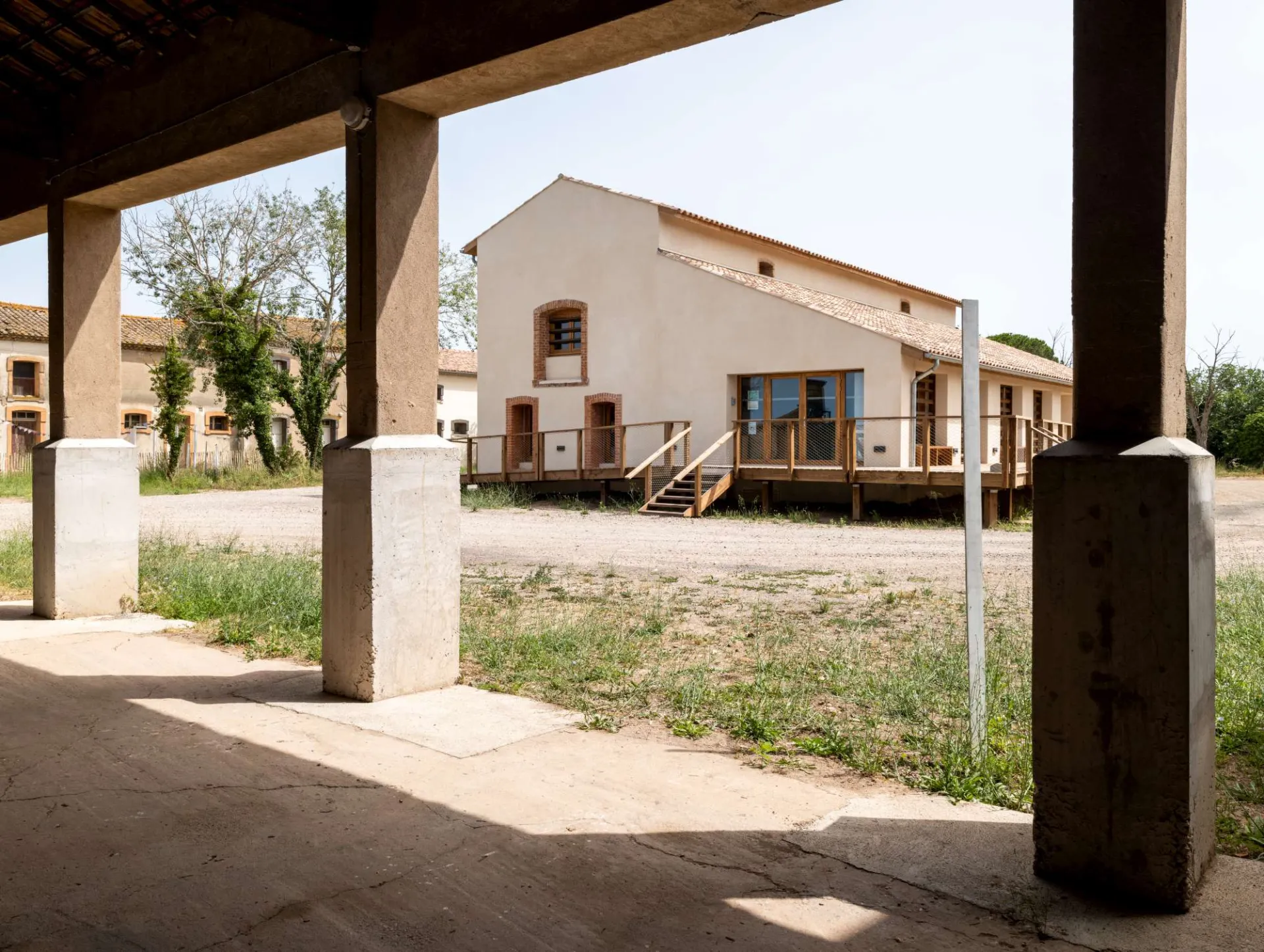Restauration d'un bâtiment et de ses abords pour l'accueil du public au sein du Domaine du Grand Clavelet | Agde (34) - Logo