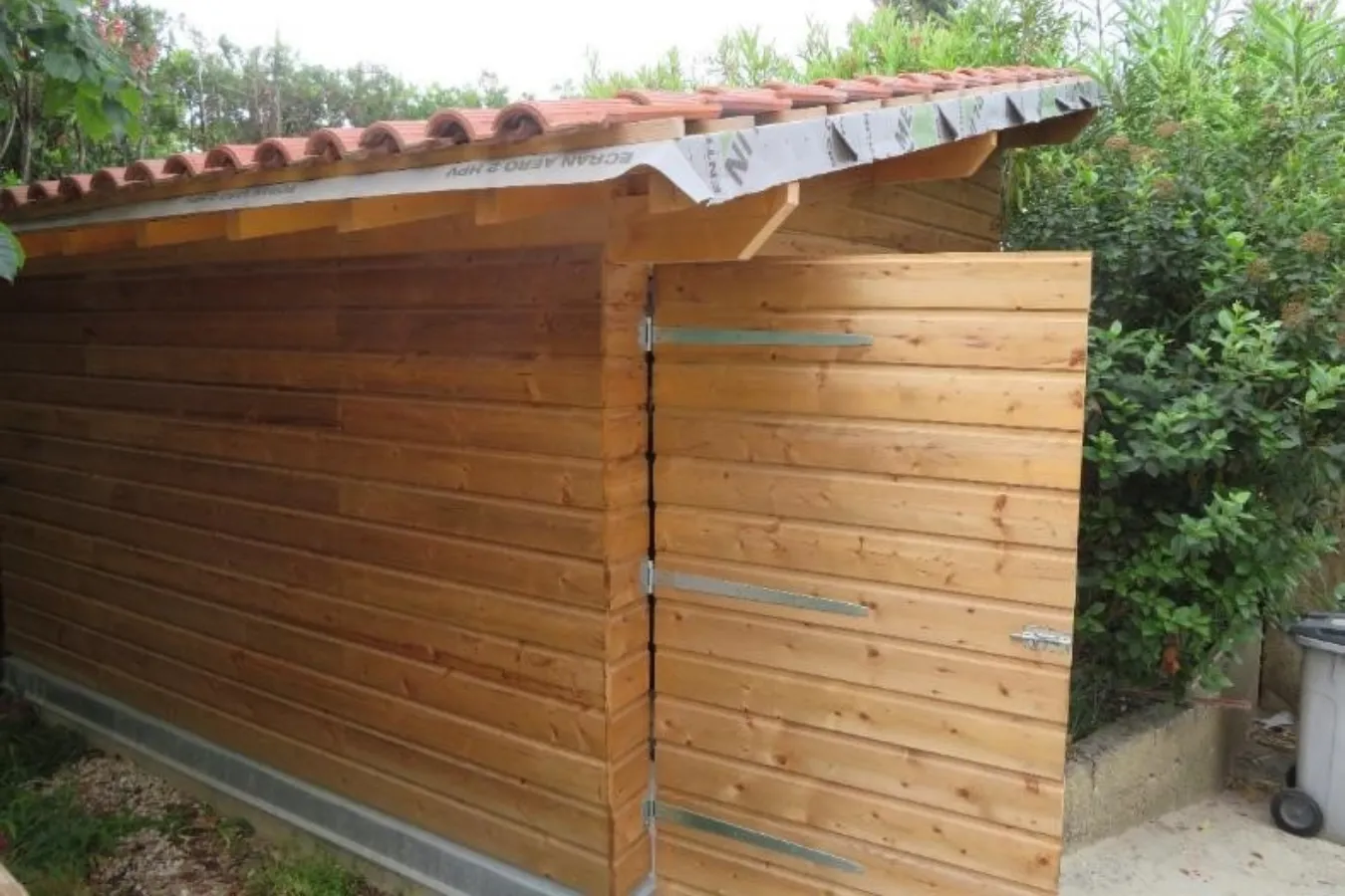 Cabanon en bois de réemploi | Montpellier (34) - Logo