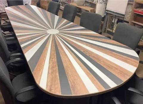 Plateau de table en bois de réemploi assemblés