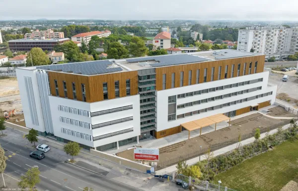 Photo façades ouest et sud bureaux Cassiopée