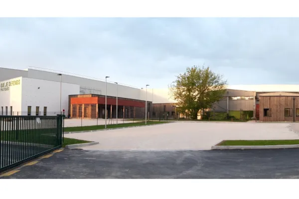 Usine de production de chocolat et ses bureaux Ethiquable | Fleurance (32) - Logo