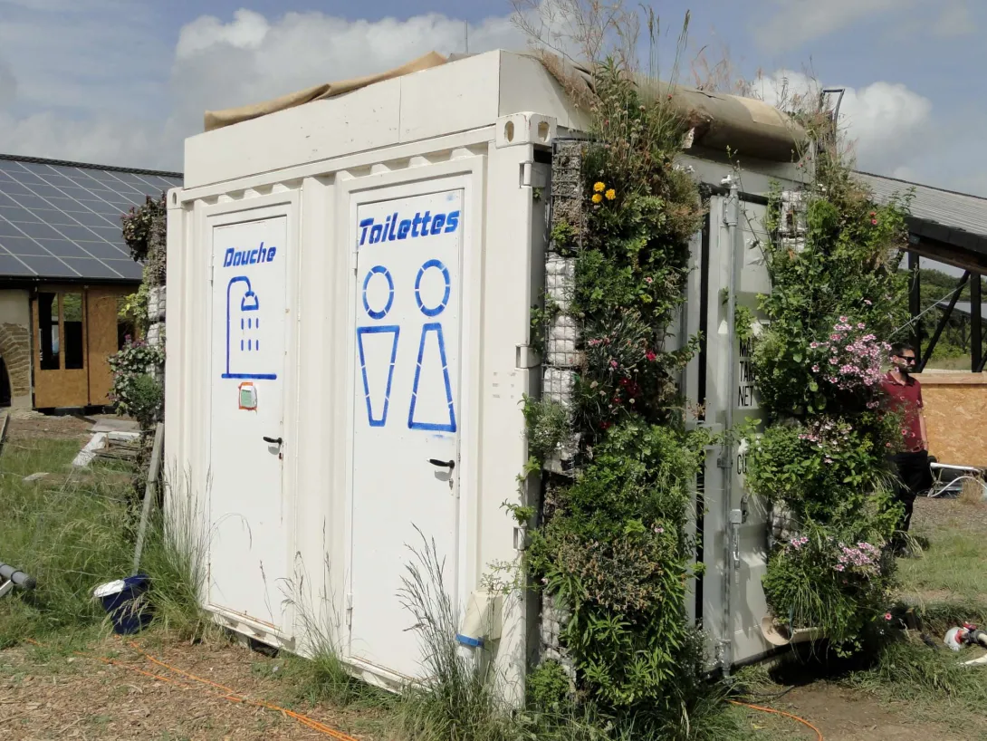 Macondo - Prototype de toilettes et douche à séparation de flux