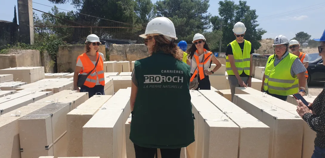 Carrière Proroch : conditionnement des blocs de pierre avant envoi 
