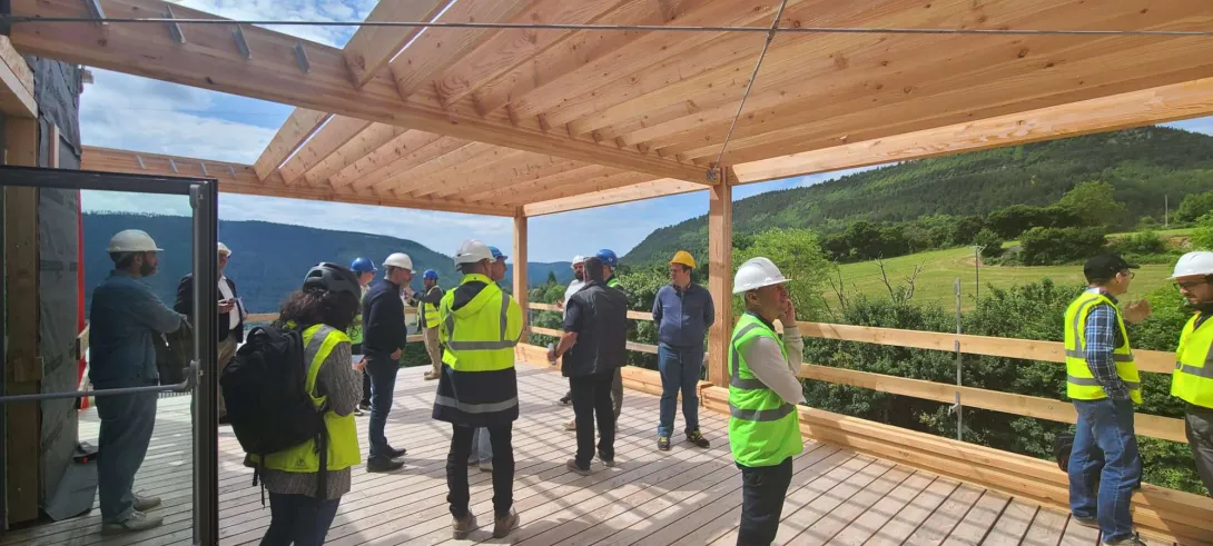 La terrasse avec la vue vers le sud et l'ouest