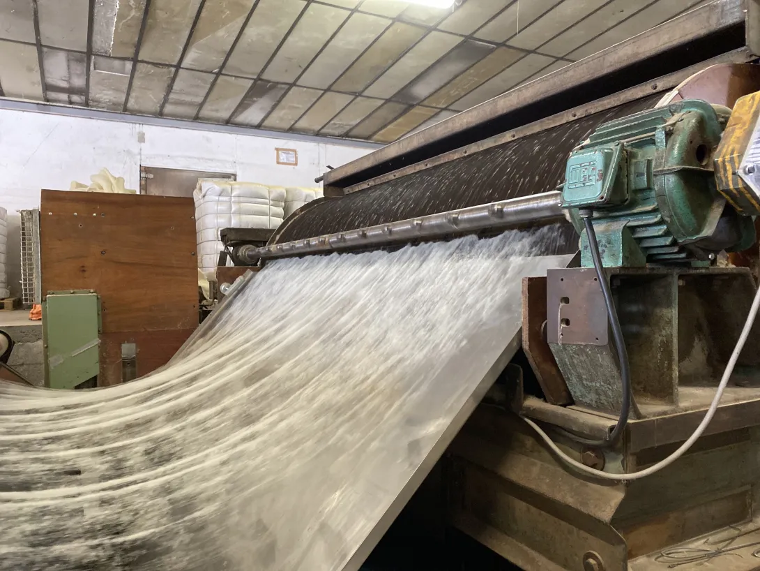 Transformation de la laine en "voiles"