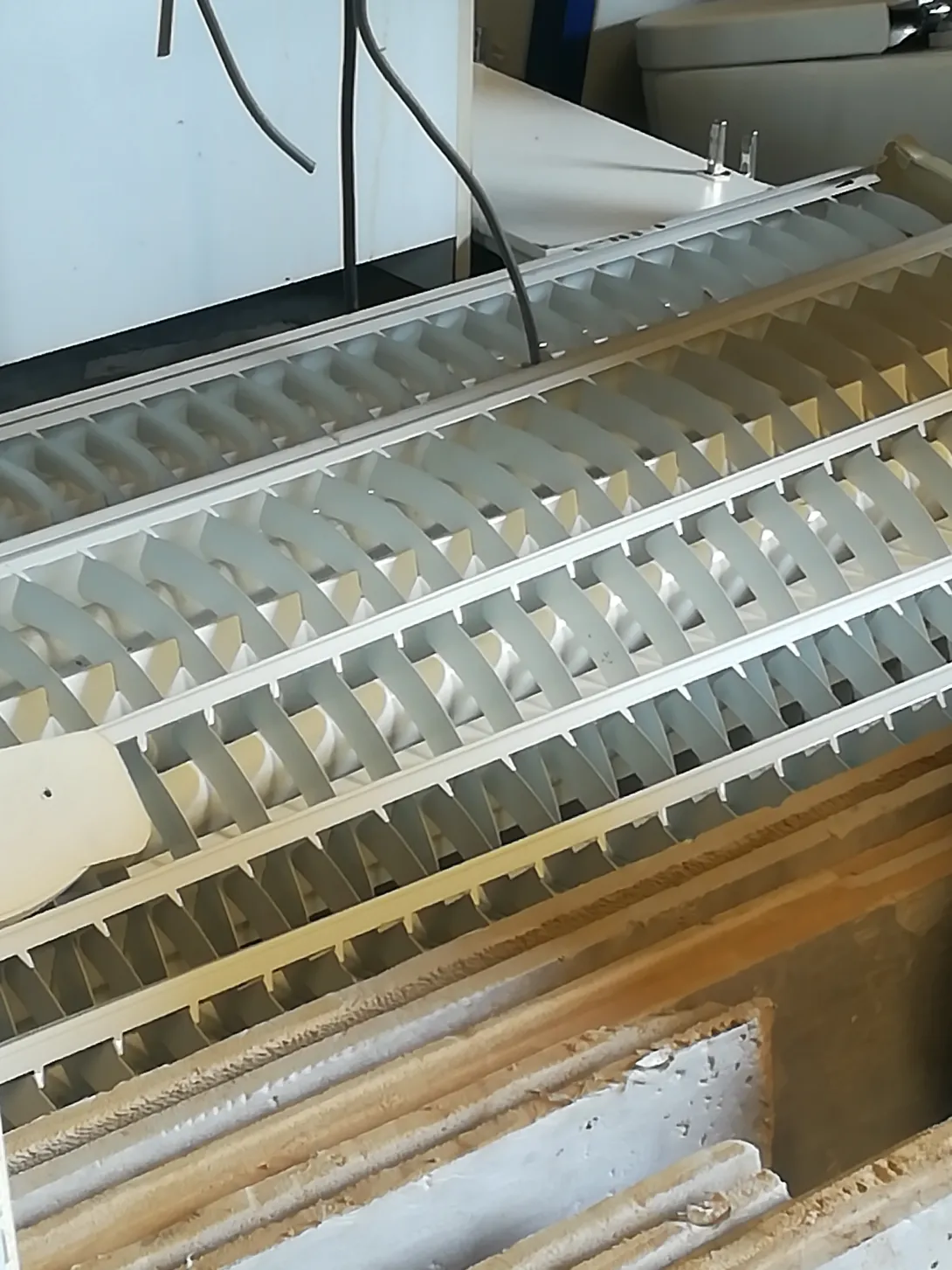 Visite Le Parchemin à Limoux (11) - Zone réemploi des matériaux de construction et aménagement - stock luminaires