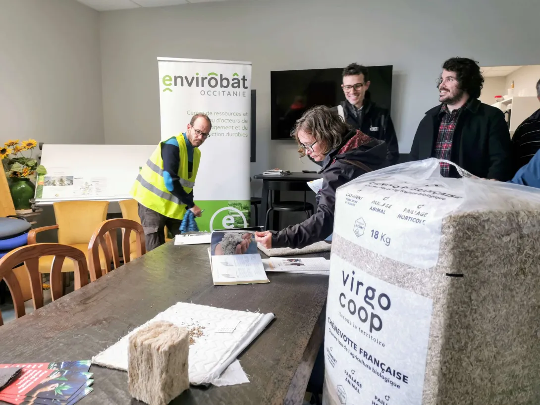 Les participants en apprennent davantage sur la collaboration de l'entreprise Burg  avec la chanvrière Virgocoop