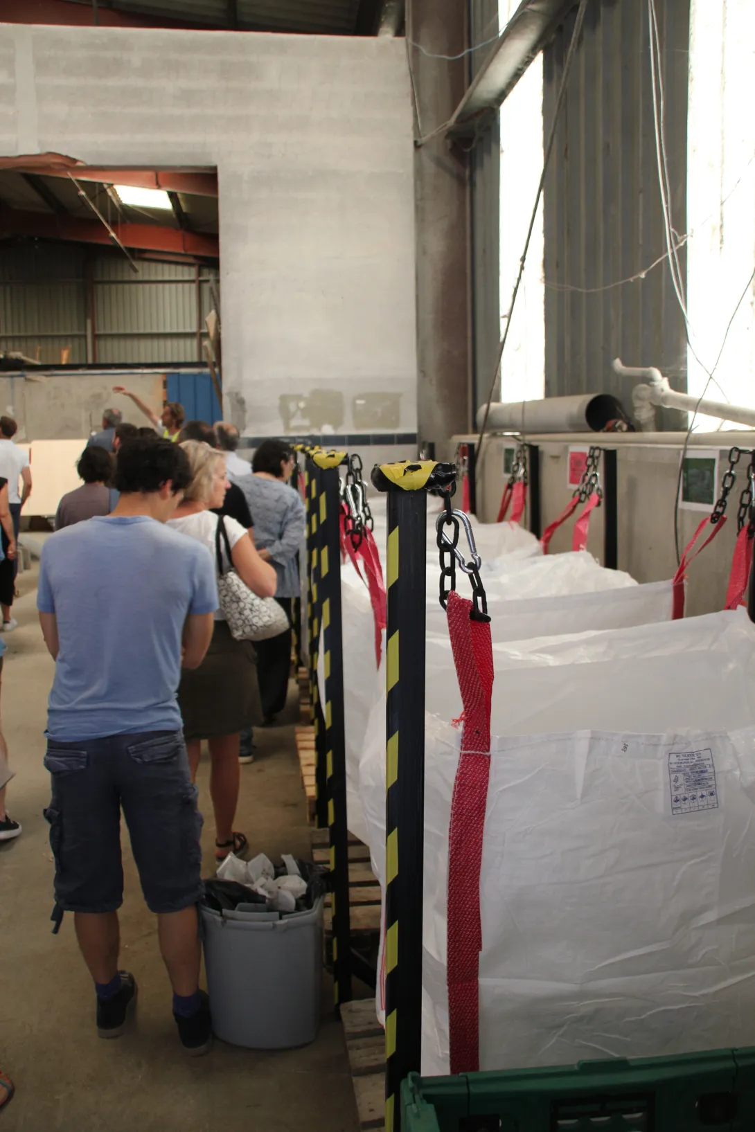 Visite Le Parchemin à Limoux (11) - Zone de tri sélectif de la ressourcerie