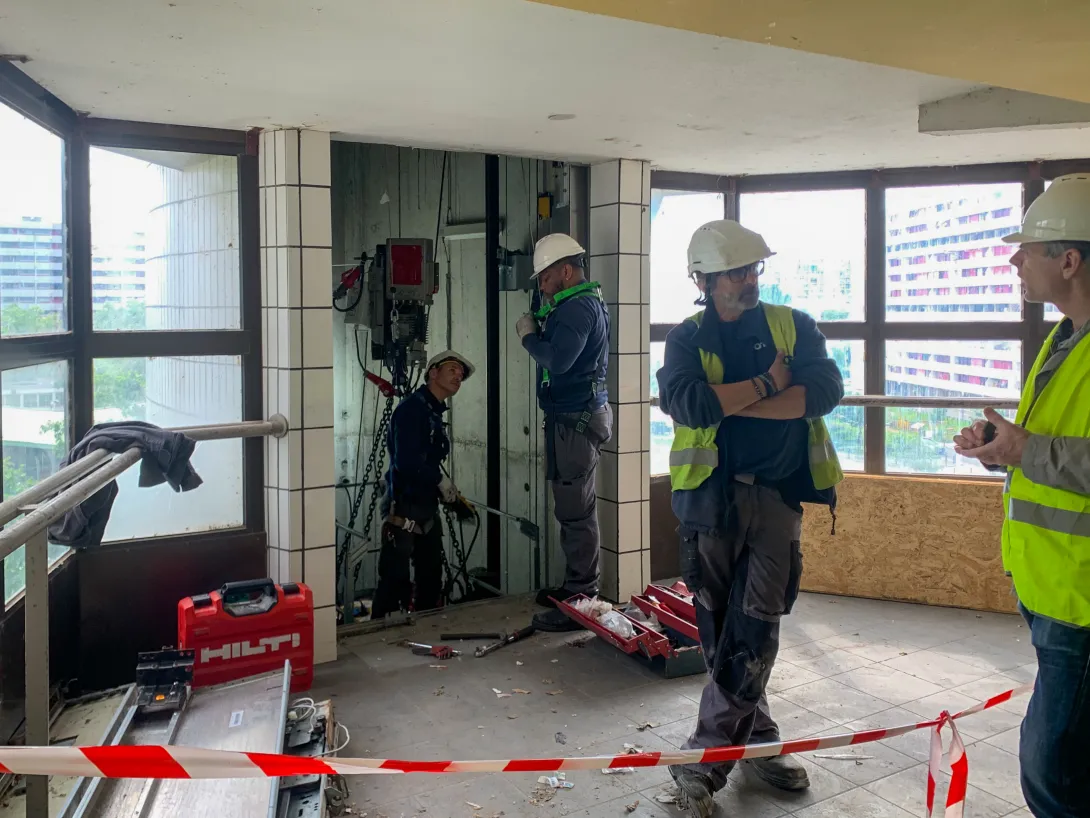 La dépose à l'étage 5