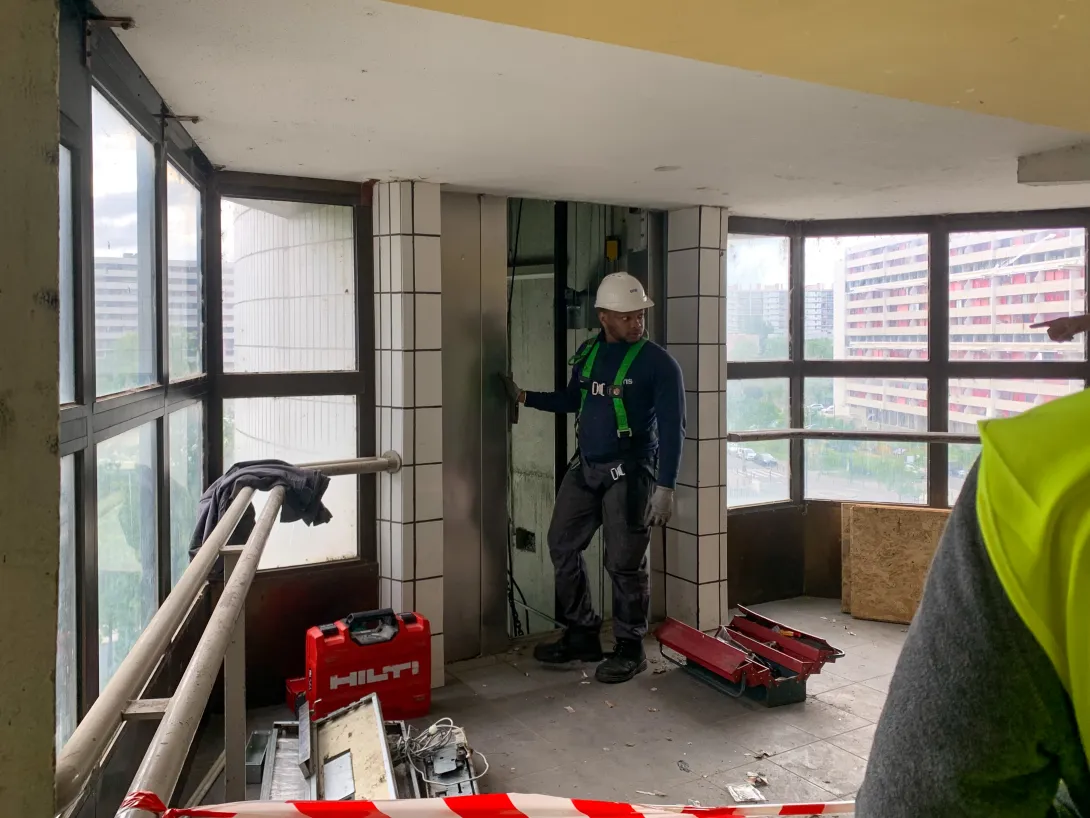 La dépose à l'étage 5