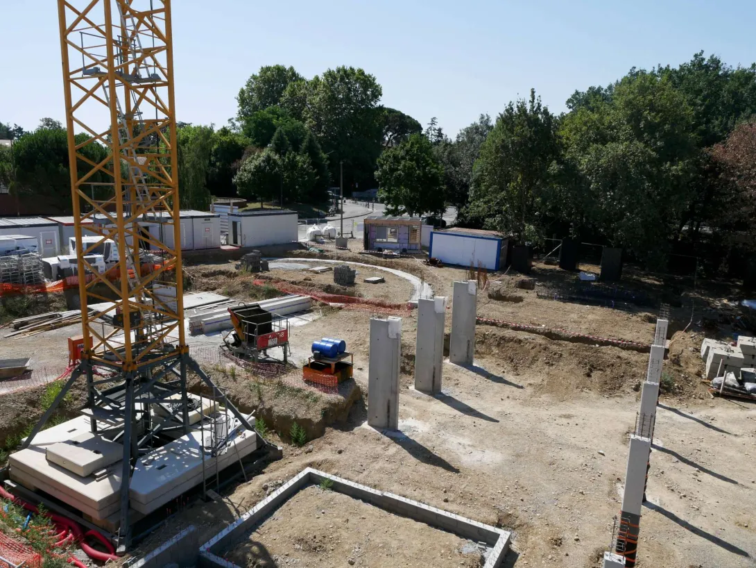 La future salle mutualisée (au fond) et le restaurant (devant)