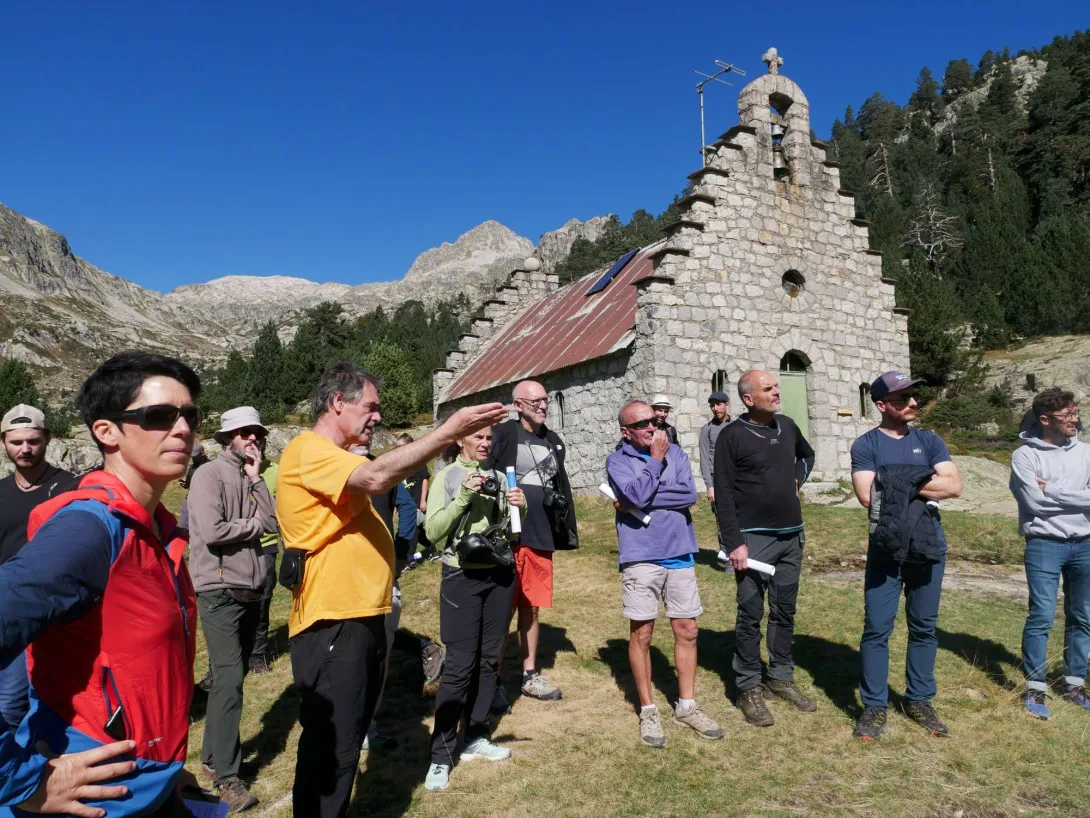 L'ancienne chapelle, lieu idéal d'observation du refuge