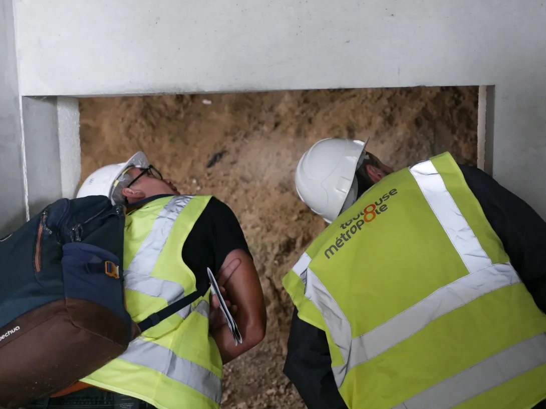 Fenêtre sur la déclivité du terrain