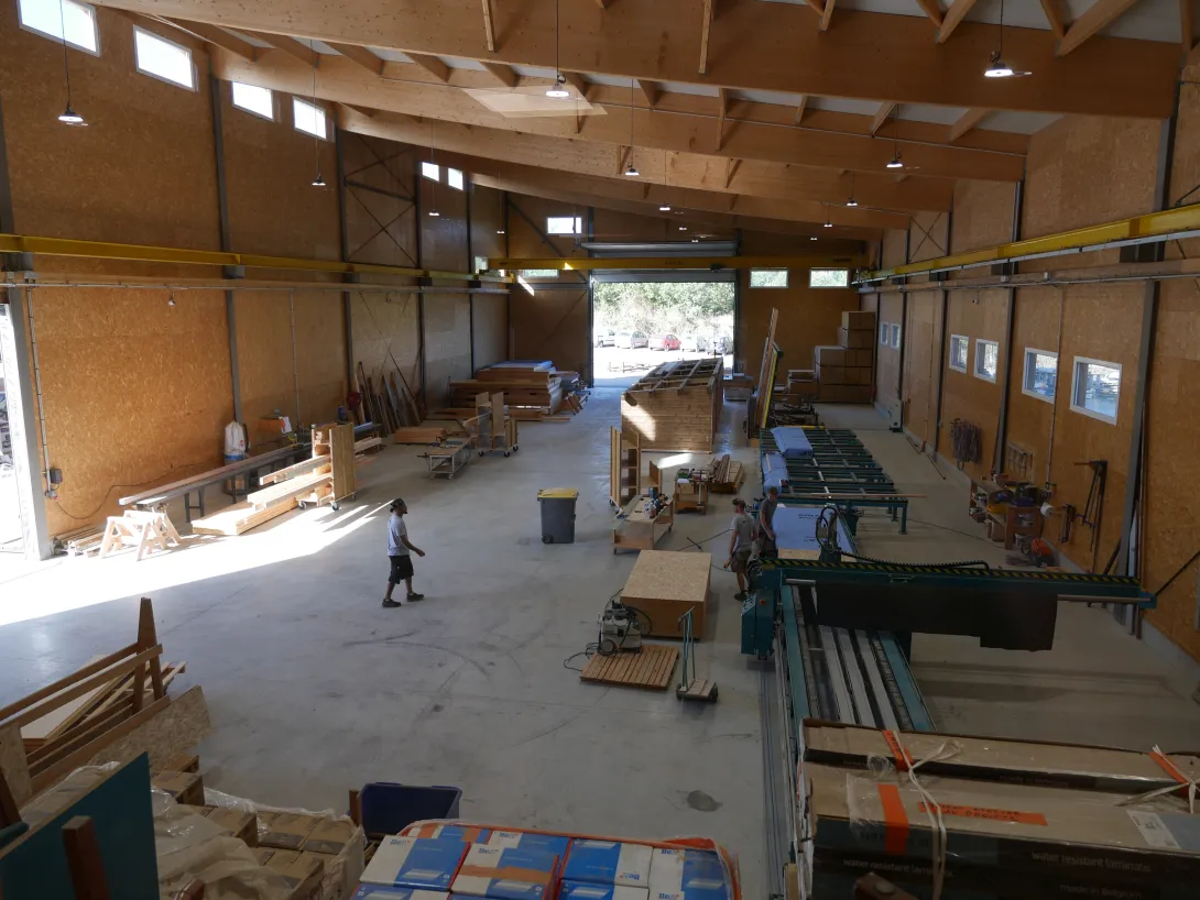 Atelier de construction de charpentes et murs ossature bois