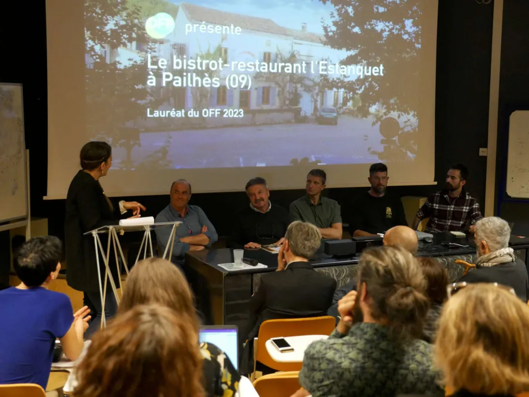 La présentation des films lauréats se poursuit par des échanges